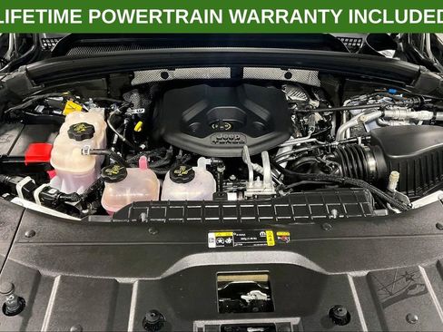 Used 2024 Jeep Grand Cherokee Overland w/ Luxury Tech Group IV AWD/4WD image 11
