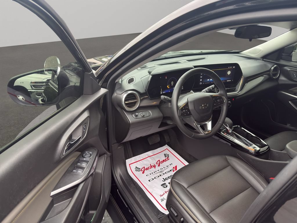 Used 2025 Chevrolet Trax ACTIV w/ Driver Confidence Package FWD image 6