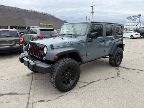 Used 2015 Jeep Wrangler Unlimited Sport image 3