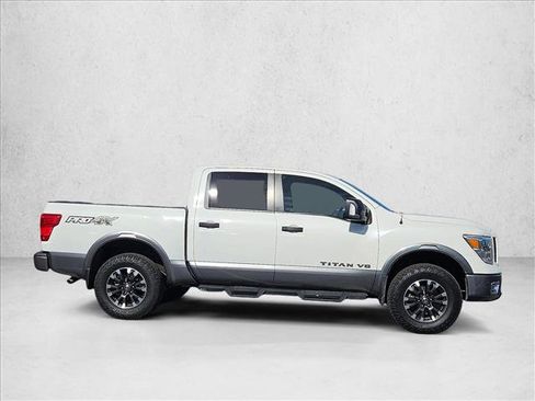 Used 2018 Nissan Titan PRO-4X w/ Pro-4x Convenience Package image 4
