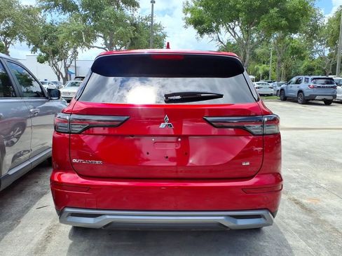 Used 2025 Mitsubishi Outlander SE FWD image 7