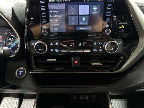 Certified 2021 Toyota Highlander XLE image 23