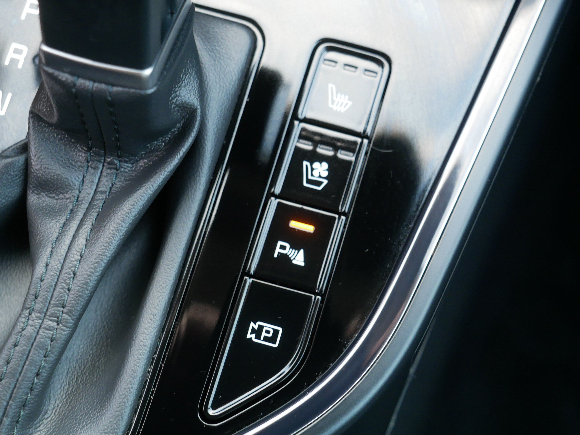 Certified 2025 Kia Niro SX Touring FWD image 32