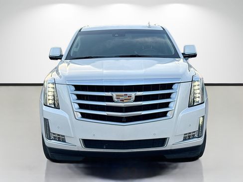 Used 2016 Cadillac Escalade Luxury RWD image 8