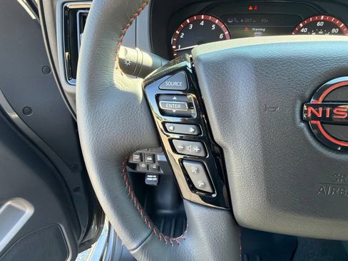Used 2025 Nissan Frontier PRO-4X AWD/4WD image 16
