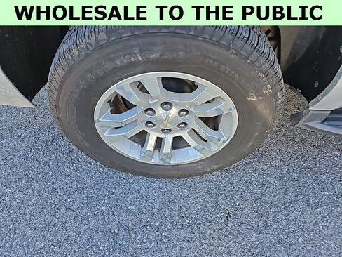 Used 2020 Chevrolet Suburban LT image 12