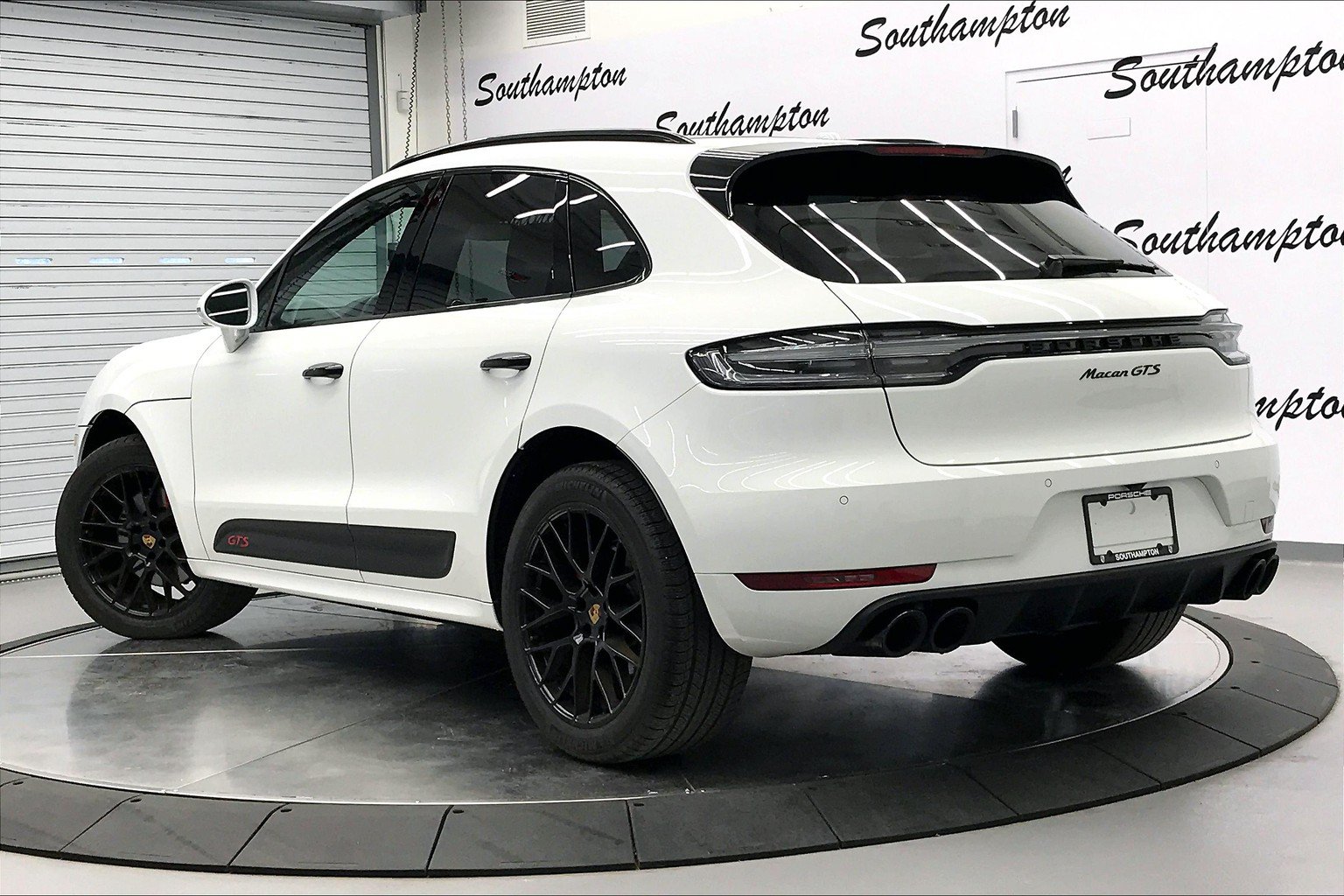 Used 2020 Porsche Macan GTS AWD/4WD image 9