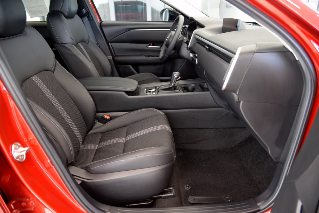 Certified 2025 MAZDA CX-50 AWD 2.5 S w/ Weather Package image 29