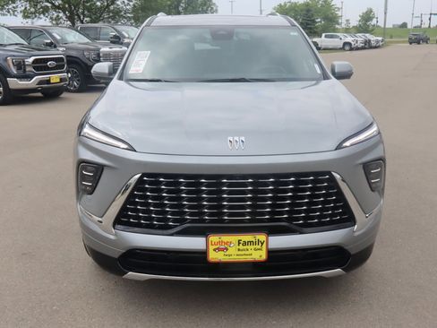 Used 2025 Buick Enclave Avenir w/ Trailering Package, 5000 lbs. AWD/4WD image 2
