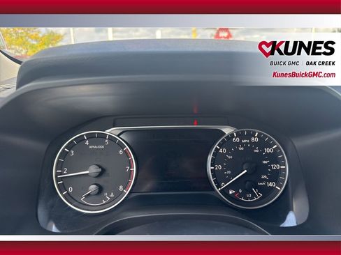 Used 2024 Nissan Rogue SV image 34