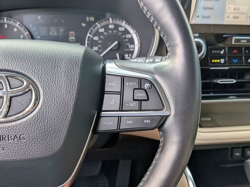 Used 2021 Toyota Highlander Platinum FWD image 20