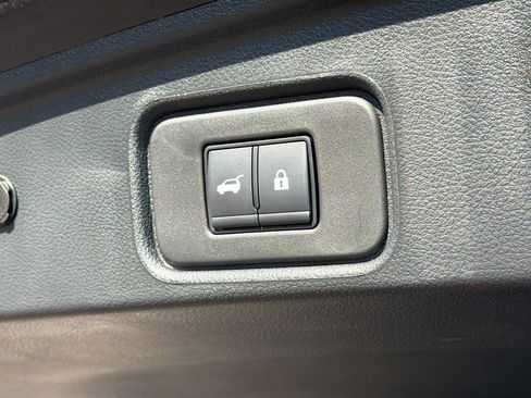 Used 2025 Nissan Pathfinder SV AWD/4WD image 28