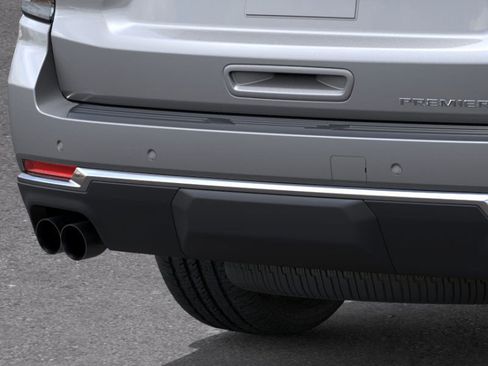 New 2025 Chevrolet Suburban Premier image 14