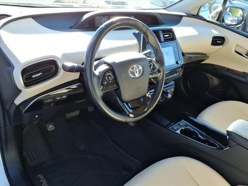 Used 2020 Toyota Prius XLE image 9