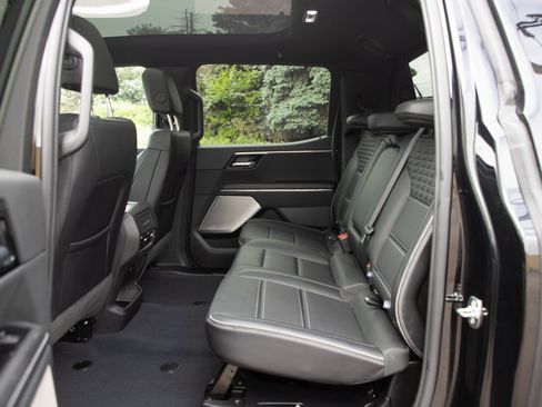 Used 2026 GMC Sierra EV Denali AWD/4WD image 15