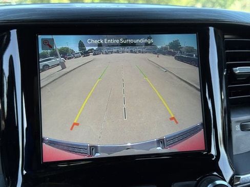 Used 2024 RAM 1500 Laramie AWD/4WD image 18