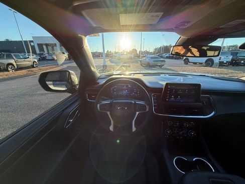 Used 2024 Chevrolet Tahoe Z71 w/ Luxury Package image 13