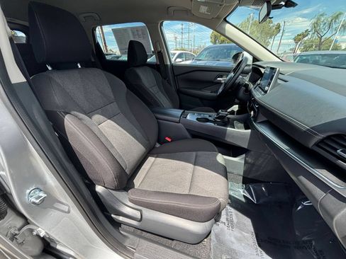 Used 2025 Nissan Rogue SV FWD image 38