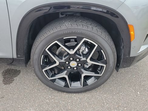 Used 2025 Chevrolet Traverse High Country FWD image 42