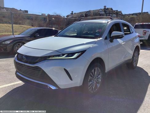 Used 2022 Toyota Venza Limited image 5