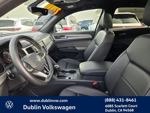 Used 2021 Volkswagen Atlas Cross Sport SE w/ Panoramic Sunroof Package image 24