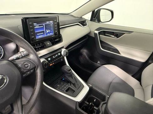 Used 2022 Toyota RAV4 XLE image 23