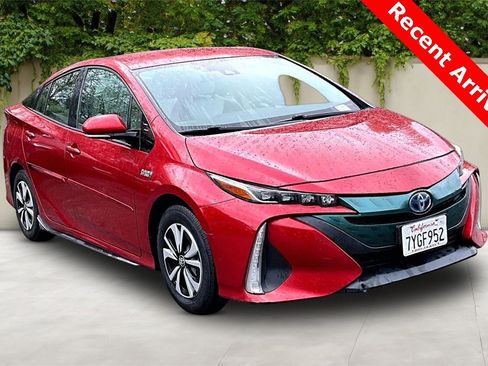 Used 2017 Toyota Prius Prime Premium image 1