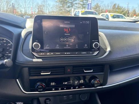 Used 2024 Nissan Rogue SV image 25