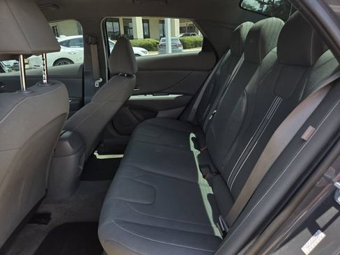 Used 2024 Hyundai Elantra SEL FWD image 19