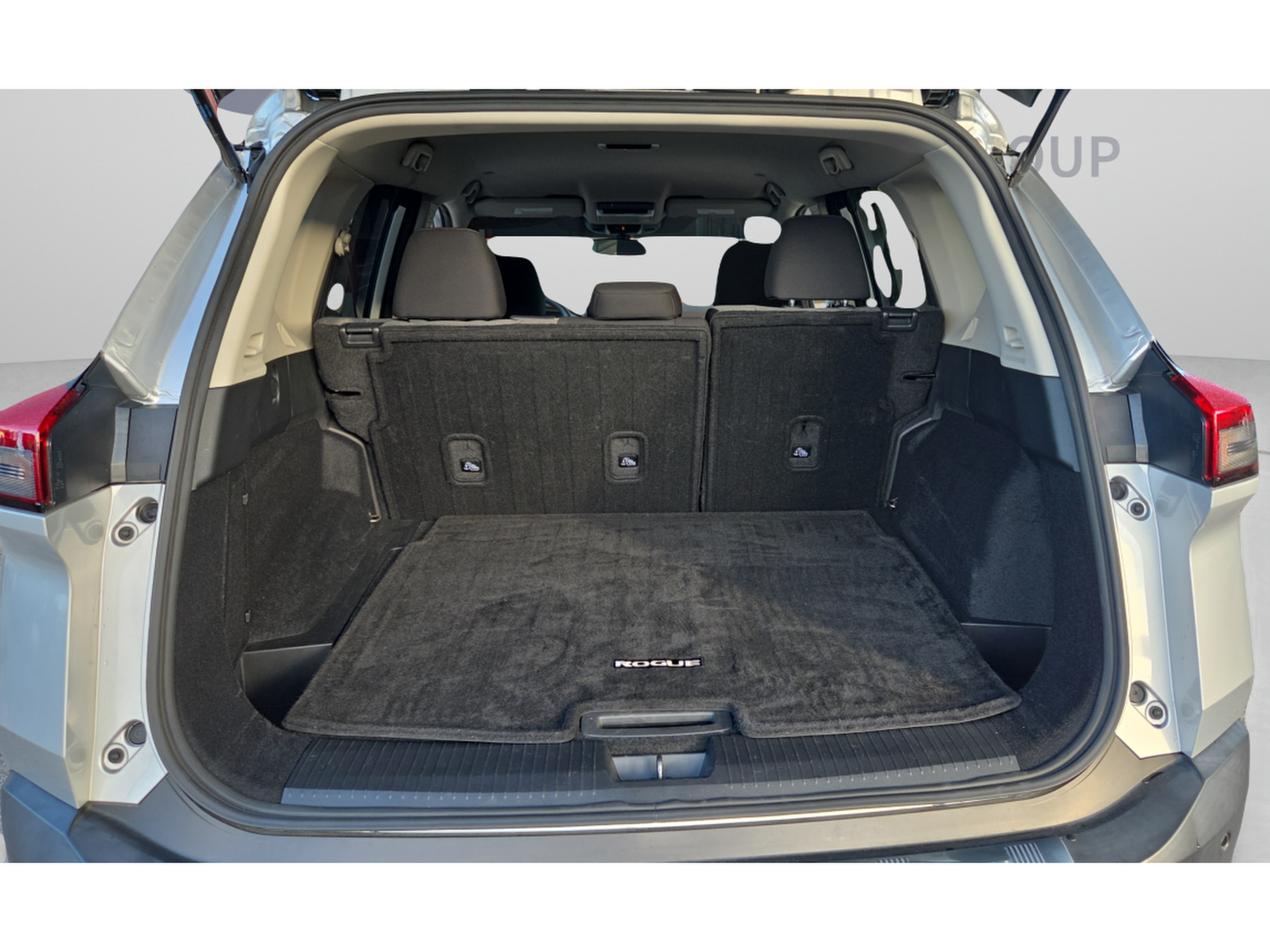 Used 2022 Nissan Rogue SV FWD image 13