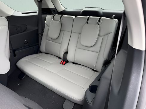 New 2026 Ford Explorer Active AWD/4WD image 8