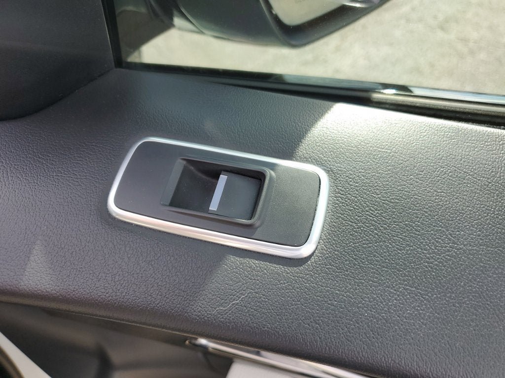 Used 2019 Jaguar F-PACE S AWD/4WD image 41