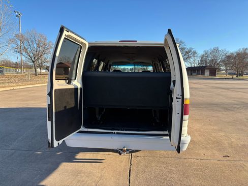 Used 1993 Ford E-350 and Econoline 350 XLT image 25
