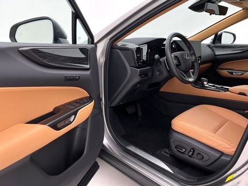 Used 2025 Lexus NX 350 350 Premium w/ Accessory Package (2T) image 11