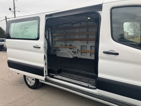 Used 2024 Ford Transit 250 Low Roof w/ Exterior Upgrade Package RWD image 28