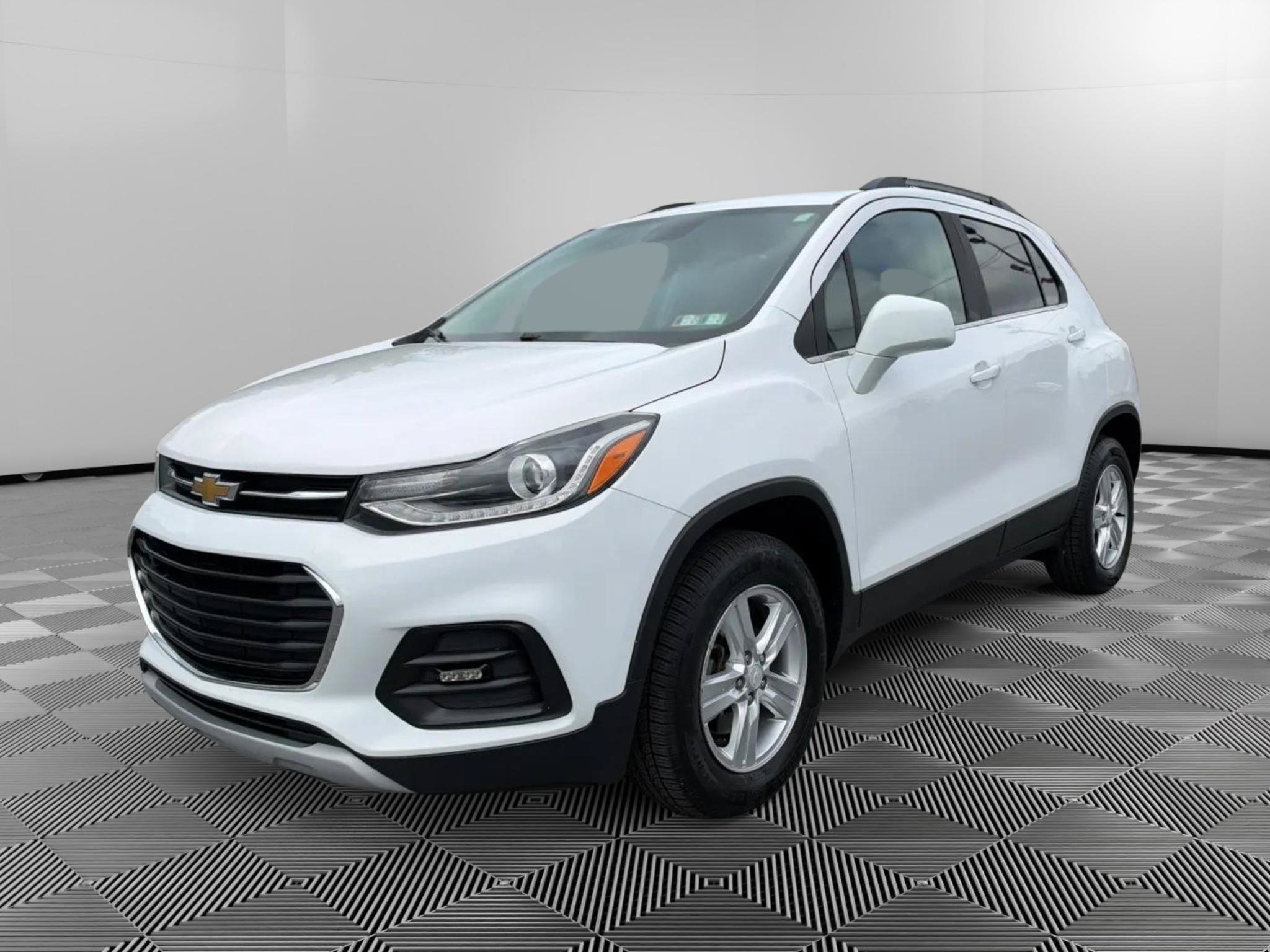 Used 2020 Chevrolet Trax LT AWD/4WD image 1