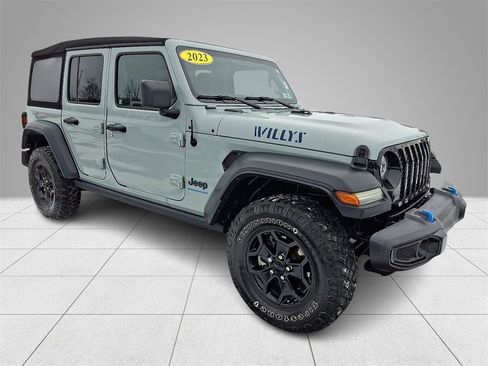 Used 2023 Jeep Wrangler Unlimited w/ Cold Weather Group image 3