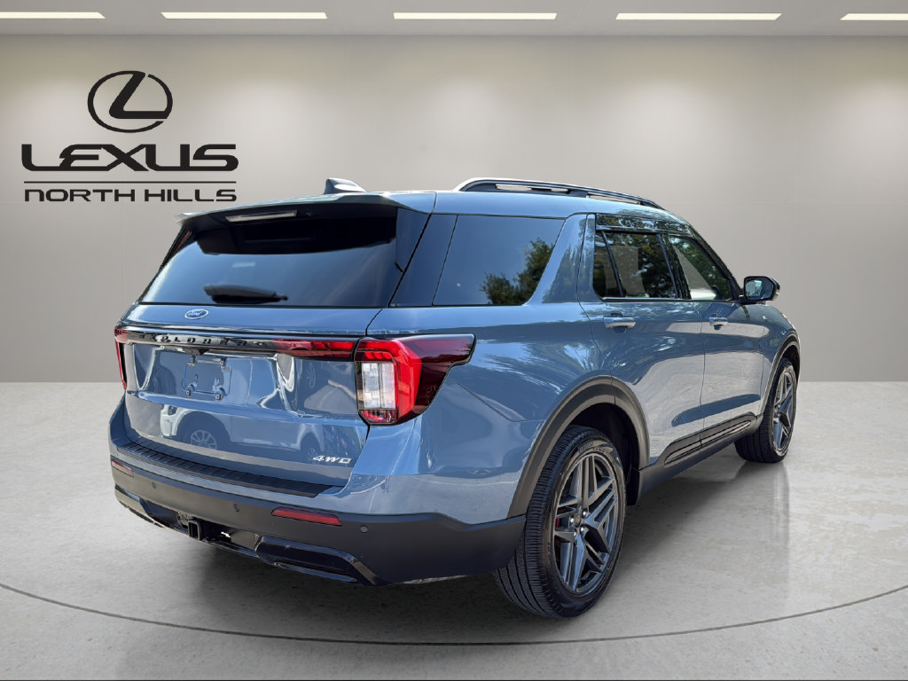 Used 2025 Ford Explorer ST-Line w/ Premium Package AWD/4WD image 6