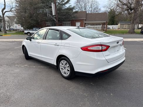 Used 2014 Ford Fusion S image 2