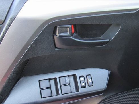Used 2017 Toyota RAV4 LE image 12