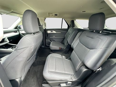 New 2026 Ford Explorer Active RWD image 17