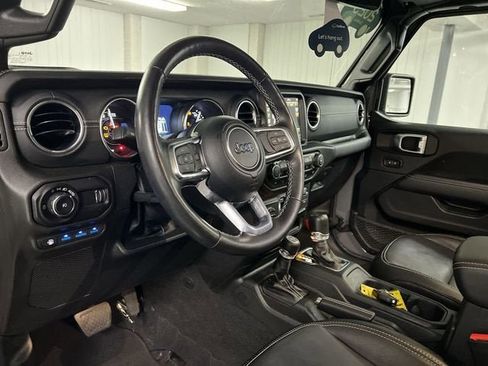 Used 2023 Jeep Wrangler Sahara w/ Cold Weather Group image 10