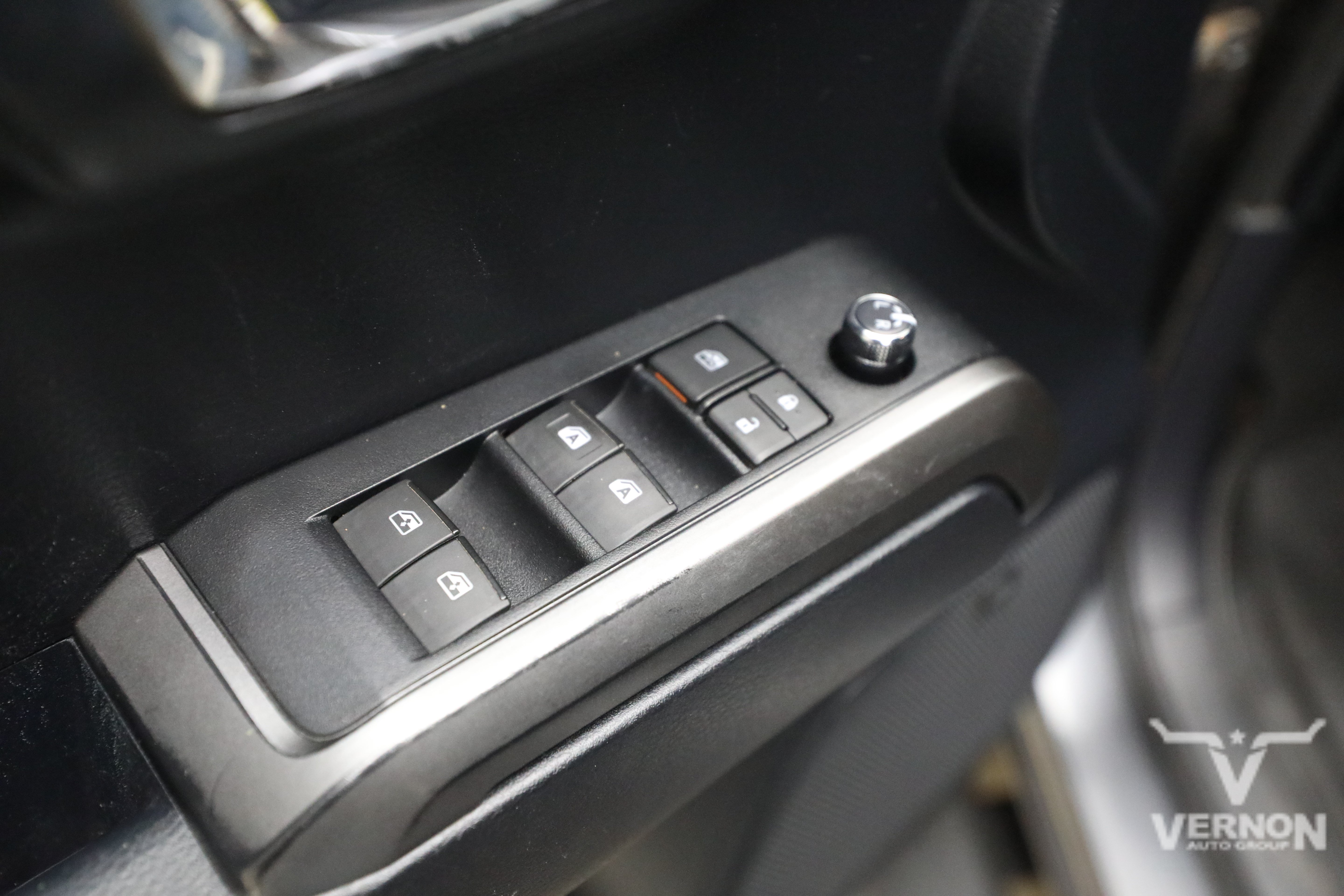 Used 2018 Toyota Tacoma Limited AWD/4WD image 18