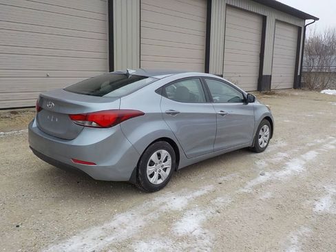 Used 2016 Hyundai Elantra SE image 5