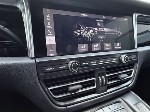 Used 2021 Porsche Macan S image 17