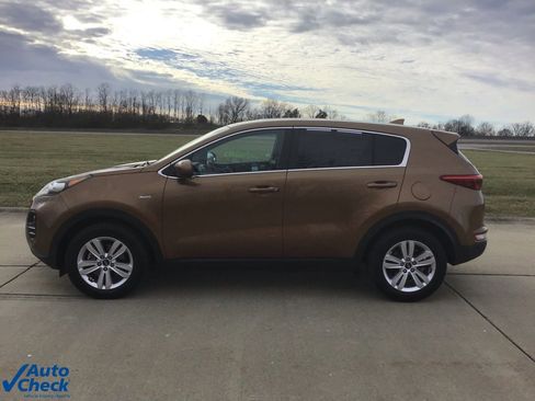 Used 2017 Kia Sportage LX image 8