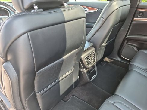 Used 2019 Lincoln Nautilus Reserve AWD/4WD image 18