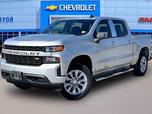 Used 2020 Chevrolet Silverado 1500 Custom w/ Custom Value Package image 3