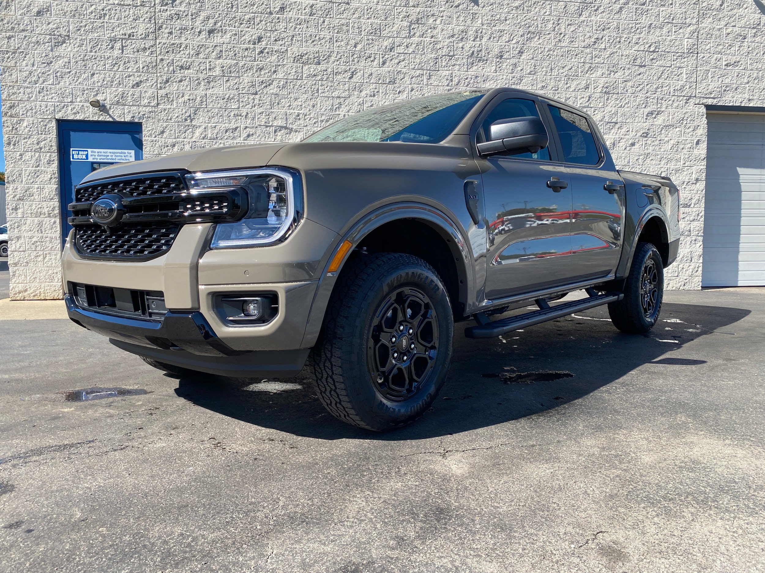 New 2026 Ford Ranger XLT w/ Equipment Group 301A High AWD/4WD image 3