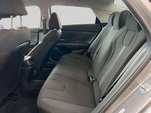 Used 2023 Hyundai Elantra SEL w/ Convenience Package FWD image 9